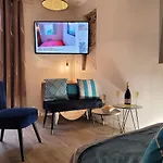 Appartement 3 Deux , 1 ,l'établissement La A 2 Pas, Netflix, Lits Faits à Votre Arrivée, Serviettes De Toilette, Ménage, Wifi, En Hyper Centre ,plage à 100m, Box à Vélos, Paiement 3 Fois Sans Frais, Prix