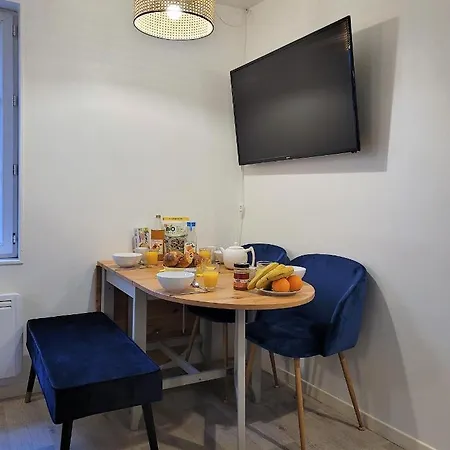 L Etablissement La A 2 Pas Vous Propose, 3 Deux Chambres, 1 Piece Avec Climatiseur , Netflix, Lits Faits A Votre Arrivee, Serviettes De Toilette, Menage, Wifi, En Hyper Centre ,plage A 100m, Box A Velos Dieppe