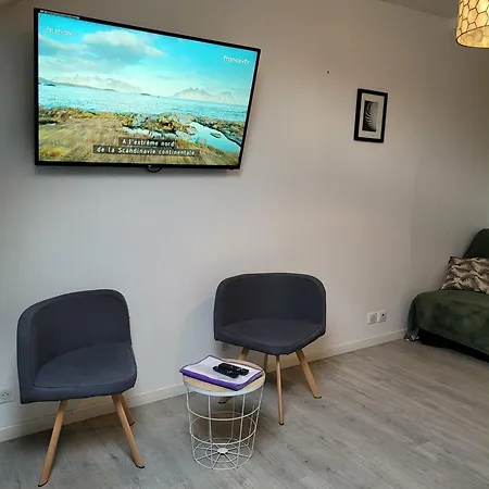 L Etablissement La A 2 Pas Vous Propose, 3 Deux Chambres, 1 Piece Avec Climatiseur , Netflix, Lits Faits A Votre Arrivee, Serviettes De Toilette, Menage, Wifi, En Hyper Centre ,plage A 100m, Box A Velos Διαμέρισμα