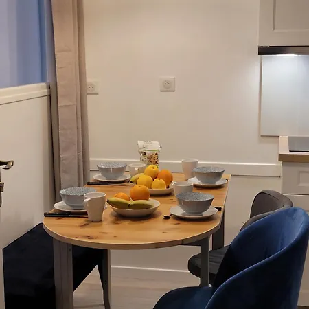L Etablissement La A 2 Pas Vous Propose, 3 Deux Chambres, 1 Piece Avec Climatiseur , Netflix, Lits Faits A Votre Arrivee, Serviettes De Toilette, Menage, Wifi, En Hyper Centre ,plage A 100m, Box A Velos *