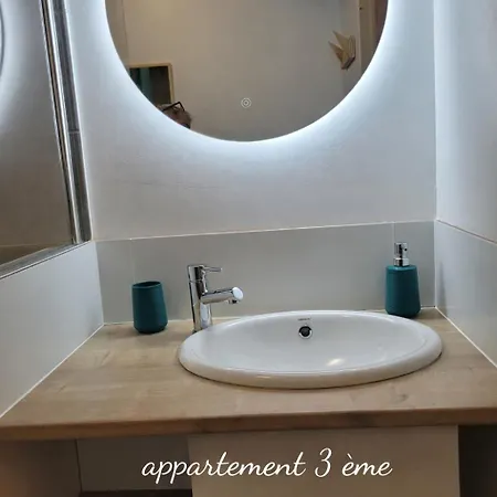 Lägenhet L Etablissement La A 2 Pas Vous Propose, 3 Deux Chambres, 1 Piece Avec Climatiseur , Netflix, Lits Faits A Votre Arrivee, Serviettes De Toilette, Menage, Wifi, En Hyper Centre ,plage A 100m, Box A Velos *