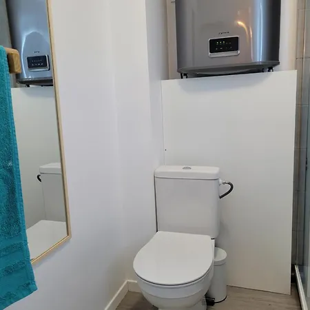 L Etablissement La A 2 Pas Vous Propose, 3 Deux Chambres, 1 Piece Avec Climatiseur , Netflix, Lits Faits A Votre Arrivee, Serviettes De Toilette, Menage, Wifi, En Hyper Centre ,plage A 100m, Box A Velos Апартаменты Дьепп