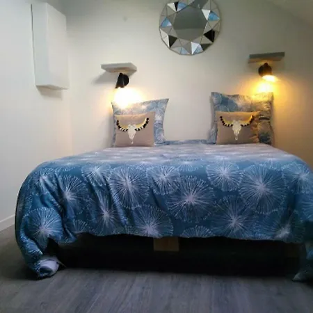 L'établissement La A 2 Pas , Vous Propose 4 Neufs Avec Services , Lits Faits à Votre Arrivée , Serviettes De Toilette , Ménage , Wifi , En Hyper Centre , Vue à 50m , Est Accessible à Pied Appartement *