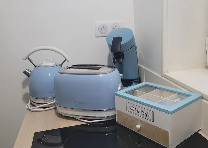 L'établissement La A 2 Pas , Vous Propose 4 Neufs Avec Services , Lits Faits à Votre Arrivée , Serviettes De Toilette , Ménage , Wifi , En Hyper Centre , Vue à 50m , Est Accessible à Pied Appartement Dieppe