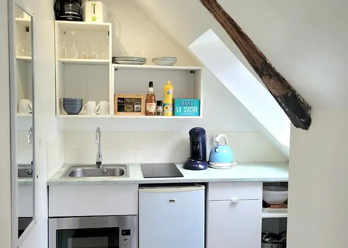 L'établissement La A 2 Pas , Vous Propose 4 Neufs Avec Services , Lits Faits à Votre Arrivée , Serviettes De Toilette , Ménage , Wifi , En Hyper Centre , Vue à 50m , Est Accessible à Pied Appartement Dieppe