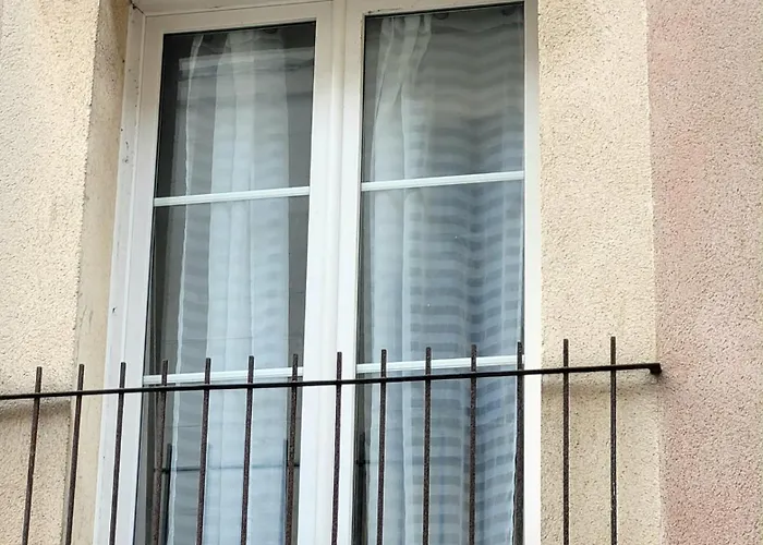 Appartement L'établissement La A 2 Pas , Vous Propose 4 Neufs Avec Services , Lits Faits à Votre Arrivée , Serviettes De Toilette , Ménage , Wifi , En Hyper Centre , Vue à 50m , Est Accessible à Pied *