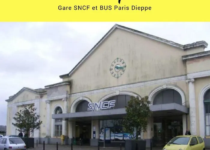 L'établissement La A 2 Pas , Vous Propose 4 Neufs Avec Services , Lits Faits à Votre Arrivée , Serviettes De Toilette , Ménage , Wifi , En Hyper Centre , Vue à 50m , Est Accessible à Pied * Dieppe